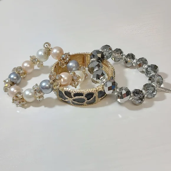 Vintage 3 piece Stretch Bracelet Lot Bundle Glass Bead AB Faux Pearls Enamel - Picture 11 of 11